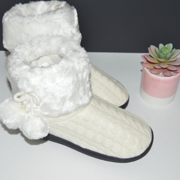 Shoes - Verica Cable knit Pompom Slipper Bootie